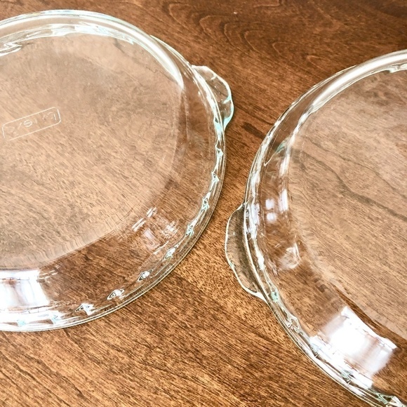 Pyrex, Clear Glass, Scalloped Edge, Pie Plates, Handles, Green Tint, Set of 2 - Picture 9 of 13